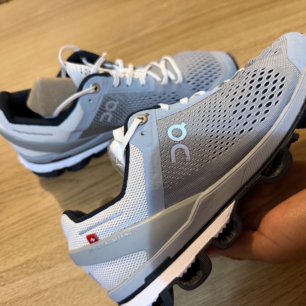 ON Running Gray Sneakers